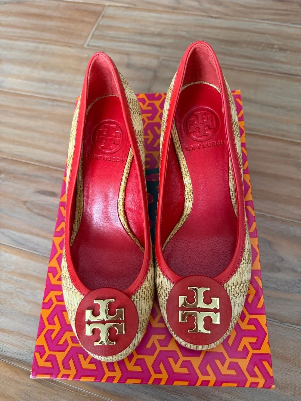 Tory Burch Sally Raffia Straw Wedge / size 5.5
